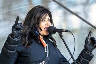 Za Volný blok do Sněmovny kandiduje zpěvačka Csáková - Seznam Zprávy